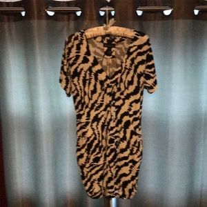 Black and white print tunic